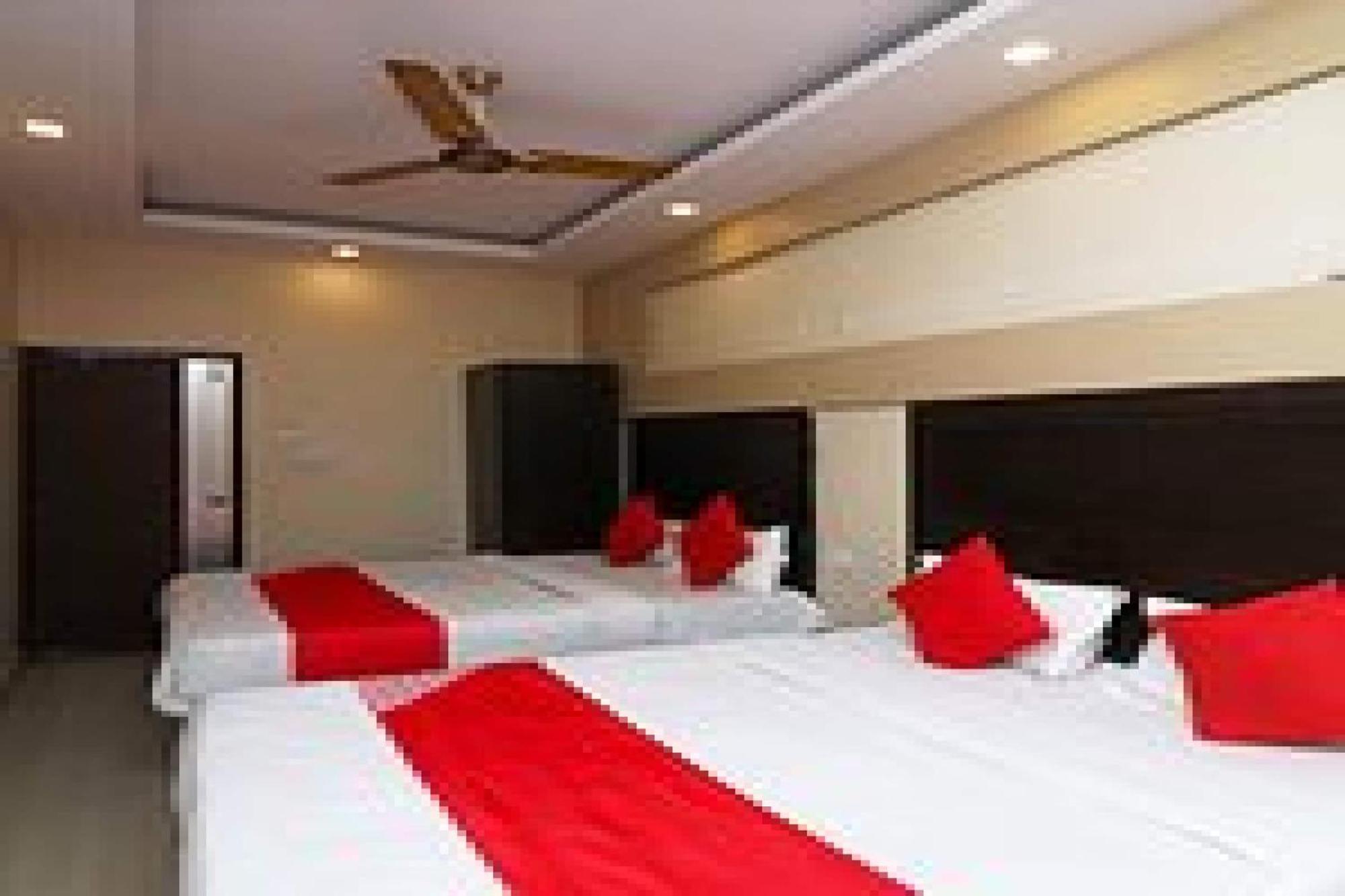 Capital O Hotel Surya Continental 러크나우 외부 사진