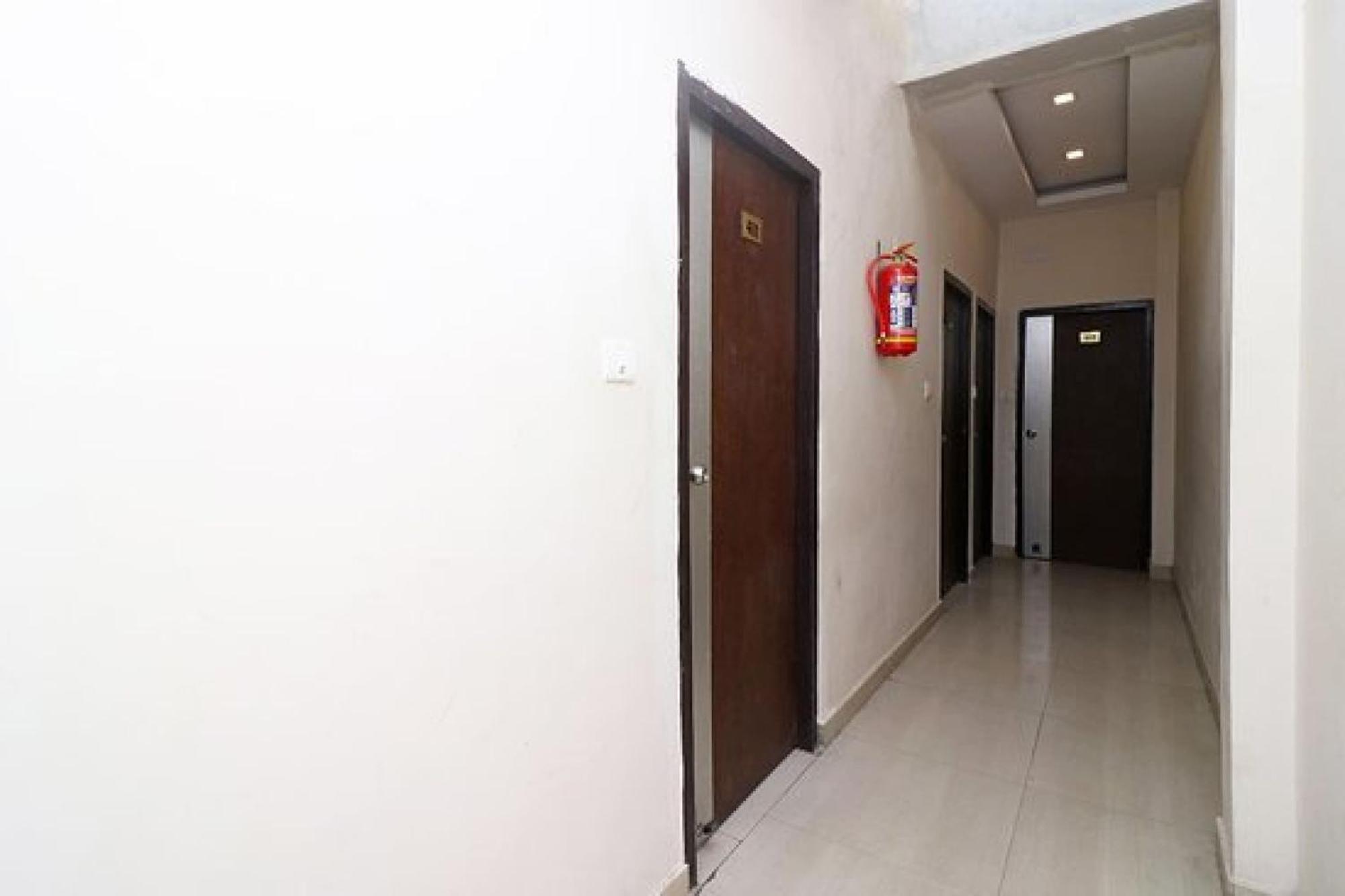 Capital O Hotel Surya Continental 러크나우 외부 사진