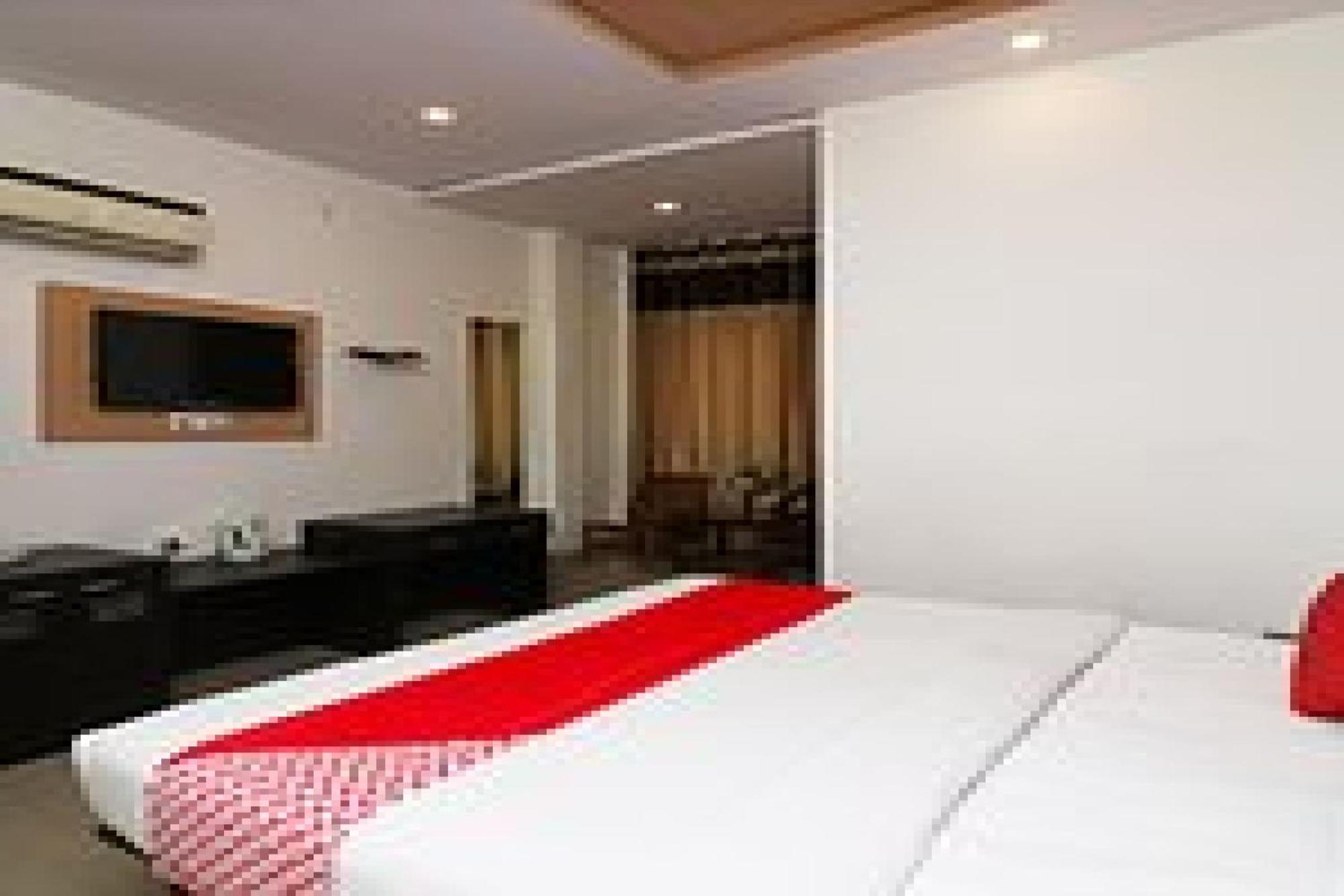 Capital O Hotel Surya Continental 러크나우 외부 사진