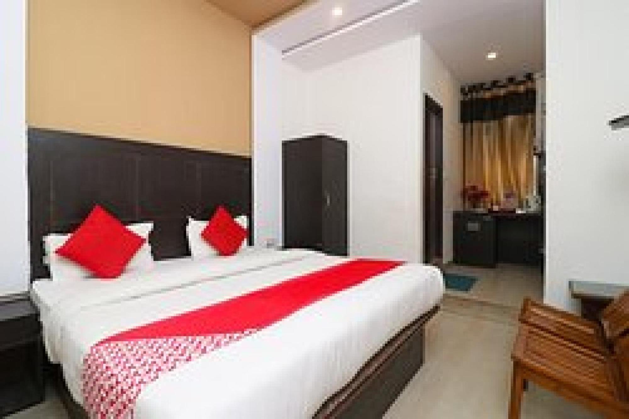 Capital O Hotel Surya Continental 러크나우 외부 사진