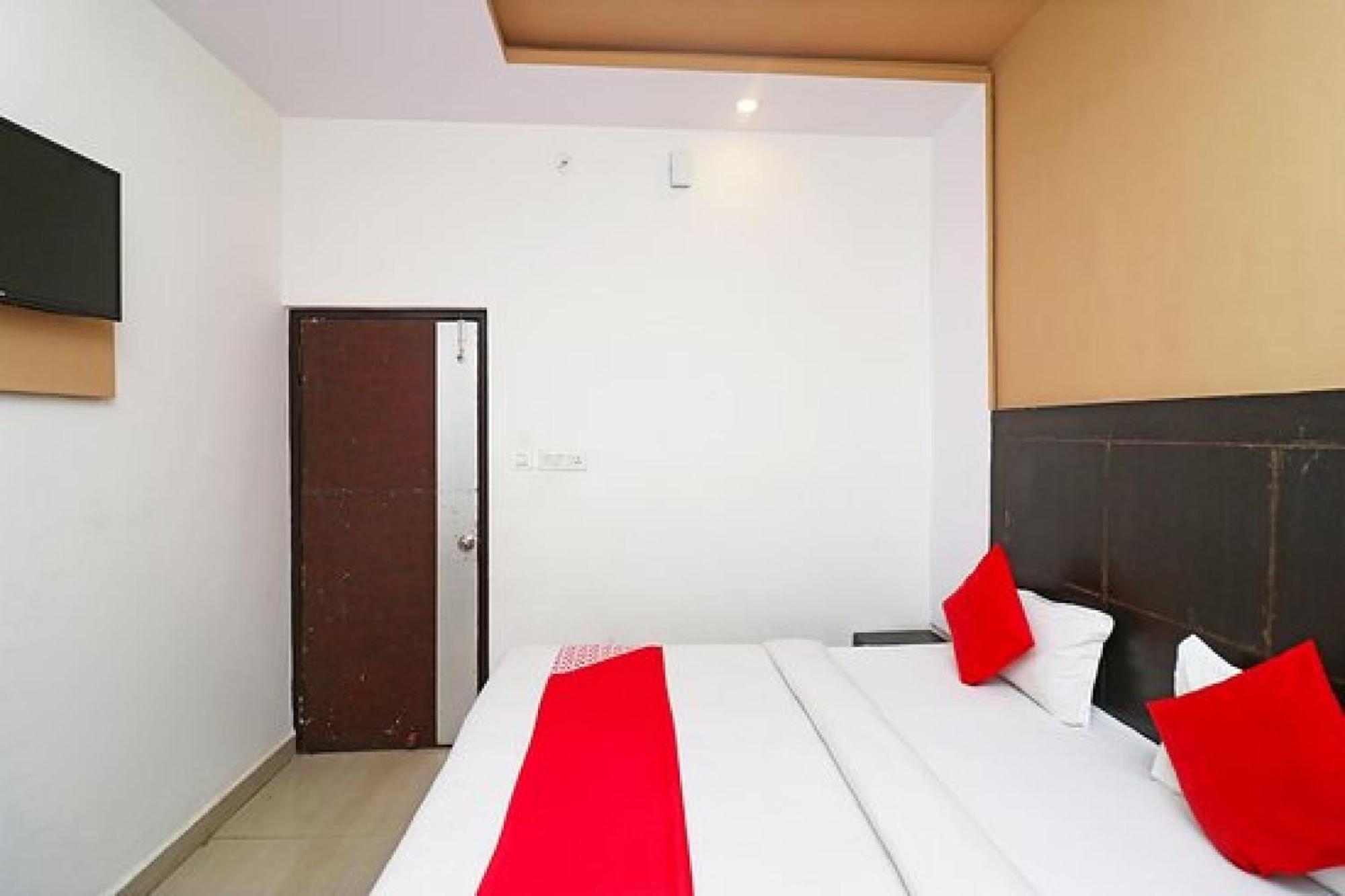 Capital O Hotel Surya Continental 러크나우 외부 사진